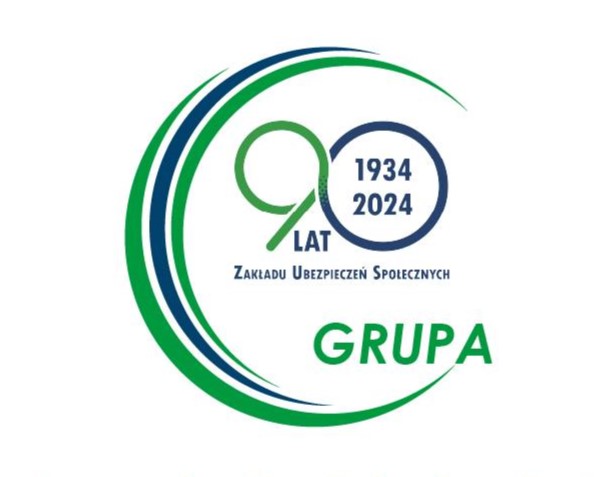Logo ZUS-u  z okazji 90-lecia istnienia - w zielono -niebieskikm niedokończonym okręgu widnieje napis 90 lat, obok lataa1934 - 2024, pod spodem Zakład Ubezpieczeń Społecznych i w dolnej częsci znaku napis Grupa