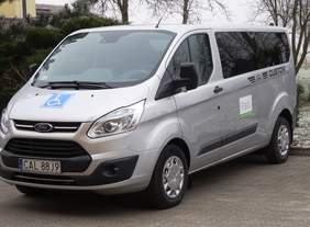 Nowy mikrobus do przewozu osób niepełnosprawnych marki Ford