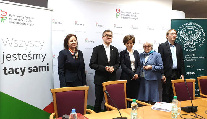 Pokaż zdjęcie: Zdjęcie grupowe, prelegenci konferencji