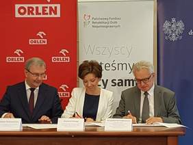 Pokaż zdjęcie: Uroczyste podpisanie przez PFRON i ORLEN deklaracji o współpracy w ramach projektu „Aktywni Plus”