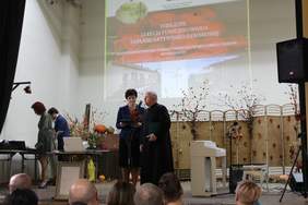 Pokaż zdjęcie: Ks. Tadeusz Pajurek Prezes Stowarzyszenia Misericordia, Joanna Olszewska Dyrektor Wydziału ds. Osób Niepełnosprawnych Urzędu Miasta w Lublinie