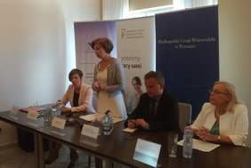 Pokaż zdjęcie: Wystąpienie Marleny Maląg Wicewojewody Wielkopolksiego podczas spotkania konsultacyjnego w Zakładzie Aktywności Zawodowej w Słupcy