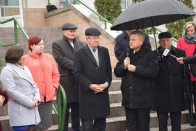 Pokaż zdjęcie: wystąpienie Andrzeja Stępnia  Starosty Wieluńskiego