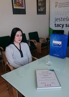 Pokaż zdjęcie: Klaudia Kaniewska laureatka II miejsca w konkursie „Otwarte Drzwi”