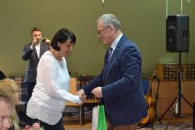 Pokaż zdjęcie: Nagradzanie laureatów