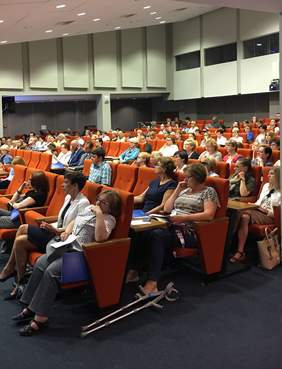 Pokaż zdjęcie: Uczestnicy Konferencji 