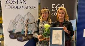 Pokaż zdjęcie: Nagrodę odbiera Fundacja Złotowianka 