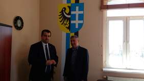 Pokaż zdjęcie: 4_Dyrektor_Oddzia_u_Pan_Andrzej_Gonia_wraz_ze_Starost__Wschowskim_Panem_Markiem_Boryczk_.jpg