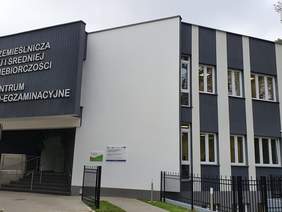 Pokaż zdjęcie: Budynek Centrum