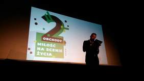 Pokaż zdjęcie: Prowadzący