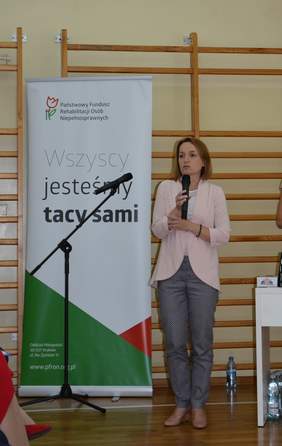 Pokaż zdjęcie: Prelekcja Bogusławy Słońskiej - przedstawiciela Małopolskiego Oddziału PFRON