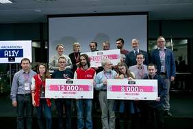 Pokaż zdjęcie: Zwycięzcy maratony Hackathon Plus w Warszawie