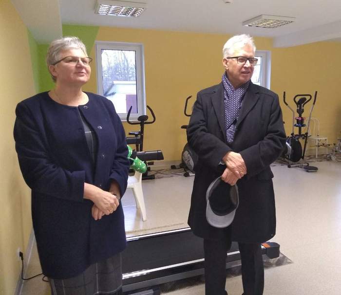Pokaż zdjęcie: Dorota Frąk Dyrektor DPS Kiełczewiceo oraz Krzysztof Michałkiewicz Prezes PFRON
