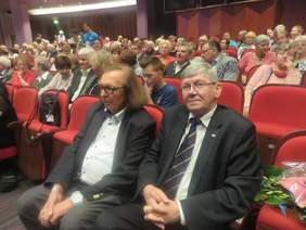 Pokaż zdjęcie: odbiorcy koncertu i wierny słuchacz: Władysław Skwarka Dyrektor Oddziału Łódzkiego PFRON