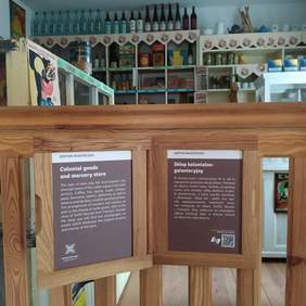 Pokaż zdjęcie: Tablice z kodami QR,fot.Muzeum Wsi Lubelskiej 