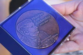 Pokaż zdjęcie: Medal im. Zofii Tetelowskiej