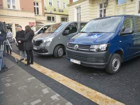 Pokaż zdjęcie: Nowe pojazdy do przewozu osób niepełnosprawnych dla jednostek z powiatu nyskiego