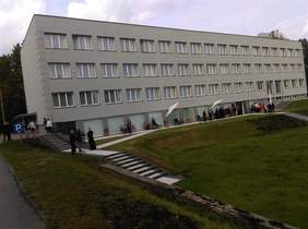 Pokaż zdjęcie: Budynek Centrum