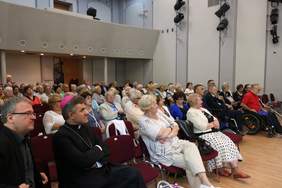 Pokaż zdjęcie: Zaproszeni na konferencję goście