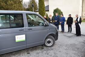 Pokaż zdjęcie: Poświęcenie samochodu dofinansowanego ze środków PFRON