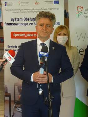 Pokaż zdjęcie: Senator Krrzysztof Słoń przemawia