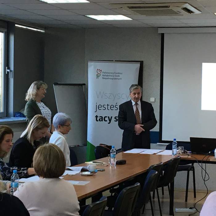 Pokaż zdjęcie: Powitanie uczestników przez dyrektora Oddziału Śląskiego PFRON Jana Wrońskiego