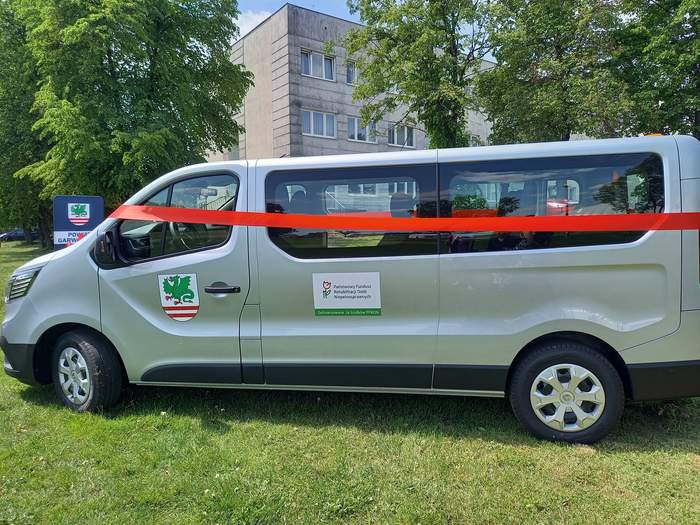 samochód do przewozu osób niepełnosprawnych