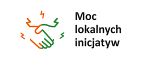 Pokaż zdjęcie: Logo z rysunkiem dwóch kolorowych dłoni podających sobie ręce (jedna dłoń jest czerwona, druga zielona) oraz kolorowymi liniami wokół nich, symbolizującymi współpracę. Po prawej stronie znajduje się napis: Moc lokalnych inicjatyw.
