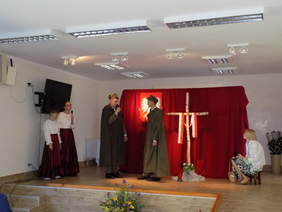 Część artystyczna w wykonaniu uczestników WTZ w Szumowie.