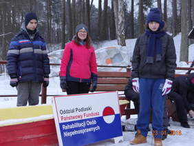 Uczestnicy obozów zimowych (zdjęcie z zasobów Podlaskiego Stowarzyszenia Sportowego Osób Niepełnosprawnych "START" w Białymstoku)