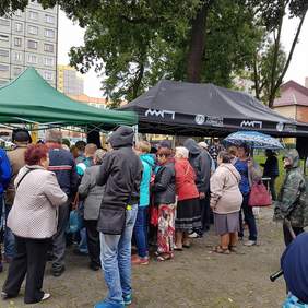 Goście pikniku integracyjnego w Dąbrowie Górniczej pn Sprawa wielkiej wagi