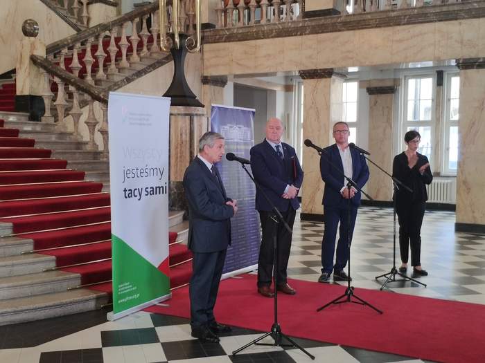 Pokaż zdjęcie: Briefing prasowy w Śląskim Urzędzie Wojewódzkim