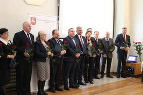 Pokaż zdjęcie: Przedstawiciele wyróżnionych samorządów wspierających ekonomię społeczną