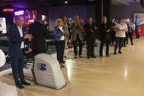 Pokaż zdjęcie: Uczestnicy i goście Turnieju Bowlingowego