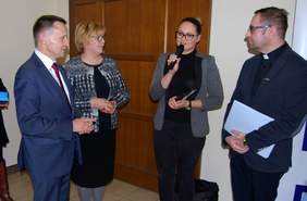 Pokaż zdjęcie: Wręczenie statuetki dla Radia RDN Nowy Sącz