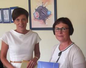Pokaż zdjęcie: Anna Skupień - dyrektor Oddziału Wielkopolskiego Państwowego Funduszu Rehabilitacji Osób Niepełnosprawnych oraz Maria Janowska - Członek Zarządu Fundacji Mielnica