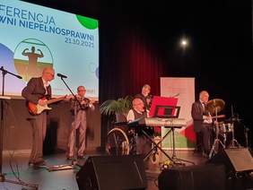 Pokaż zdjęcie: Występ zespołu muzycznego SKAN