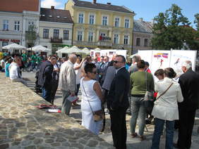 Pokaż zdjęcie: wystawa na kieleckim Rynku