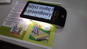 Pokaż zdjęcie: Sprzęt optyczny służący osobom niewidomym