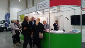 Pokaż zdjęcie: Stoisko promocyjno- informacyjne PFRON 