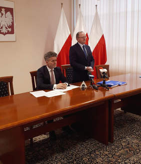 Pokaż zdjęcie: Dyrektor Oddziału Świętokrzyskiego PFRON wita zebranych gości 
