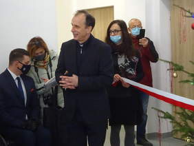 Pokaż zdjęcie: ks. prof. Witold Janocha rozpoczyna uroczyste otwarcie ZAZ-u