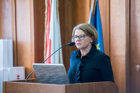 Dyrektor Kujawsko-Pomorskiego Oddziału PFRON Aleksandra Gierej podczas przemówienia