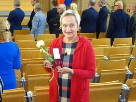 Pokaż zdjęcie: Lidia Jabłonowska-Horanin pracownik Oddziału PFRON odznaczony Brązowym Krzyżem Zasługi