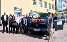 Pokaż zdjęcie: Komfort i bezpieczeństwo – nowy samochód dla osób z niepełnosprawnościami