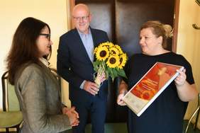 Pokaż zdjęcie: Od lewej: Dorota Habich - p.o. Prezesa Zarządu Państwowego Funduszu Rehabilitacji Osób Niepełnosprawnych, Grzegorz Kurkowski - Wicepres ds. Organizacji, Joanna Styczeń – Lasocka - Dyrektor Generalny Stowarzyszenia Olimpiad Specjalnych Polska