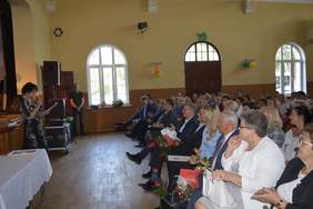 Pokaż zdjęcie: Uczestnicy obchodów XX-lecia SDiON w Miejskiej Górce