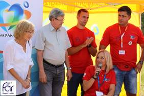Pokaż zdjęcie: na zdjęciu Władysław Skwarka  Dyrektor Oddziału Łódzkiego oraz organizatorzy imprezy