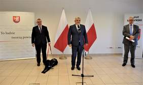 Pokaż zdjęcie: Paweł Wdówik, Krzysztof Niewiadomski Starosta Łęczyński, Krzysztof Michałkiewicz