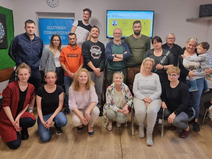 Pokaż zdjęcie: Uczestnicy spotkania osoby Głuche z pracownikiem PFRON 